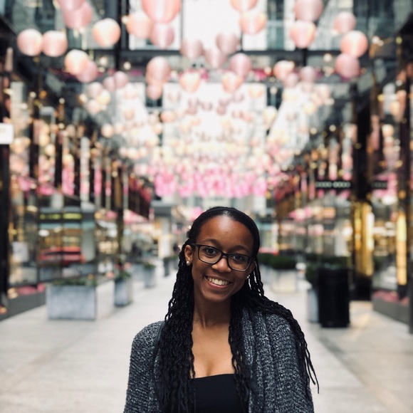 Meet your Posher, Zahra - Picture 1 of 1